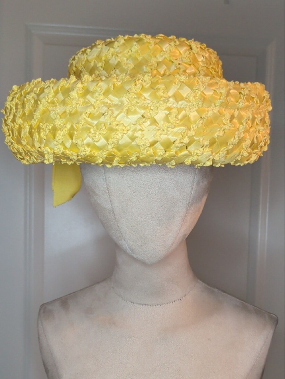 Vintage 50s Yellow Woven Straw Hat Grosgrain Ribbon Union Made SZ 21" - Picture 3 of 11